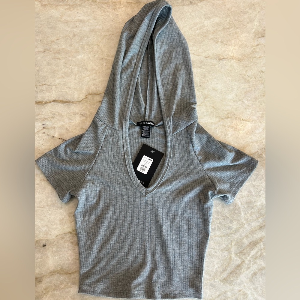 NWT Grey Fashion Nova tee shirt with hood #croptop #schoolgirl